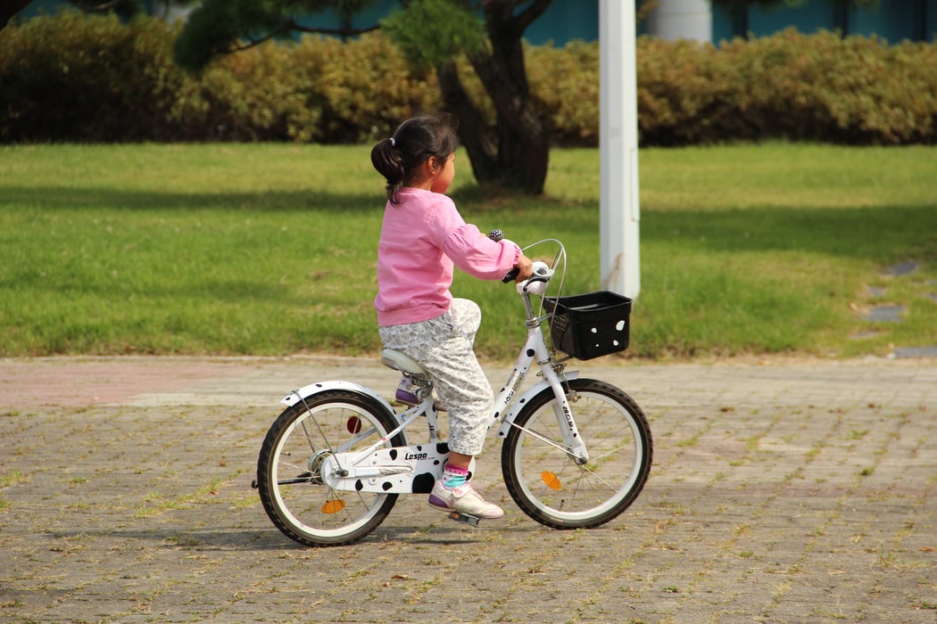 rower dla dziecka w wieku wczesnoszkolnym