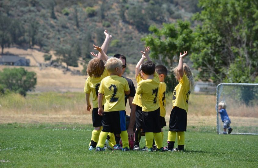 Mały sportowiec – idealne akcesoria dla dzieci lubiących sport