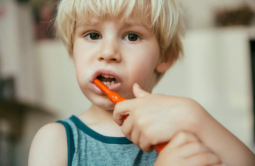 Jaką dawkę fluoru powinny przyjmować dzieci, aby zapobiegać próchnicy zębów?