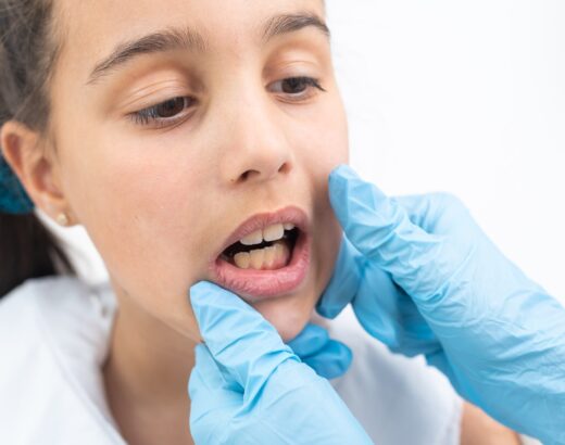 dziewczynka u dentysty